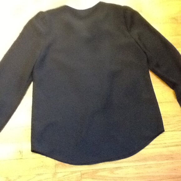 Gorgeous Black and White Blouse with Ruffle - Picture 4 of 5